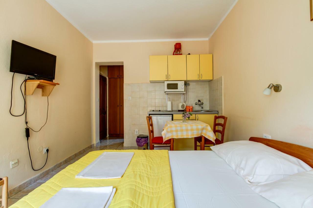 Apartmani Vesna 티바트 외부 사진