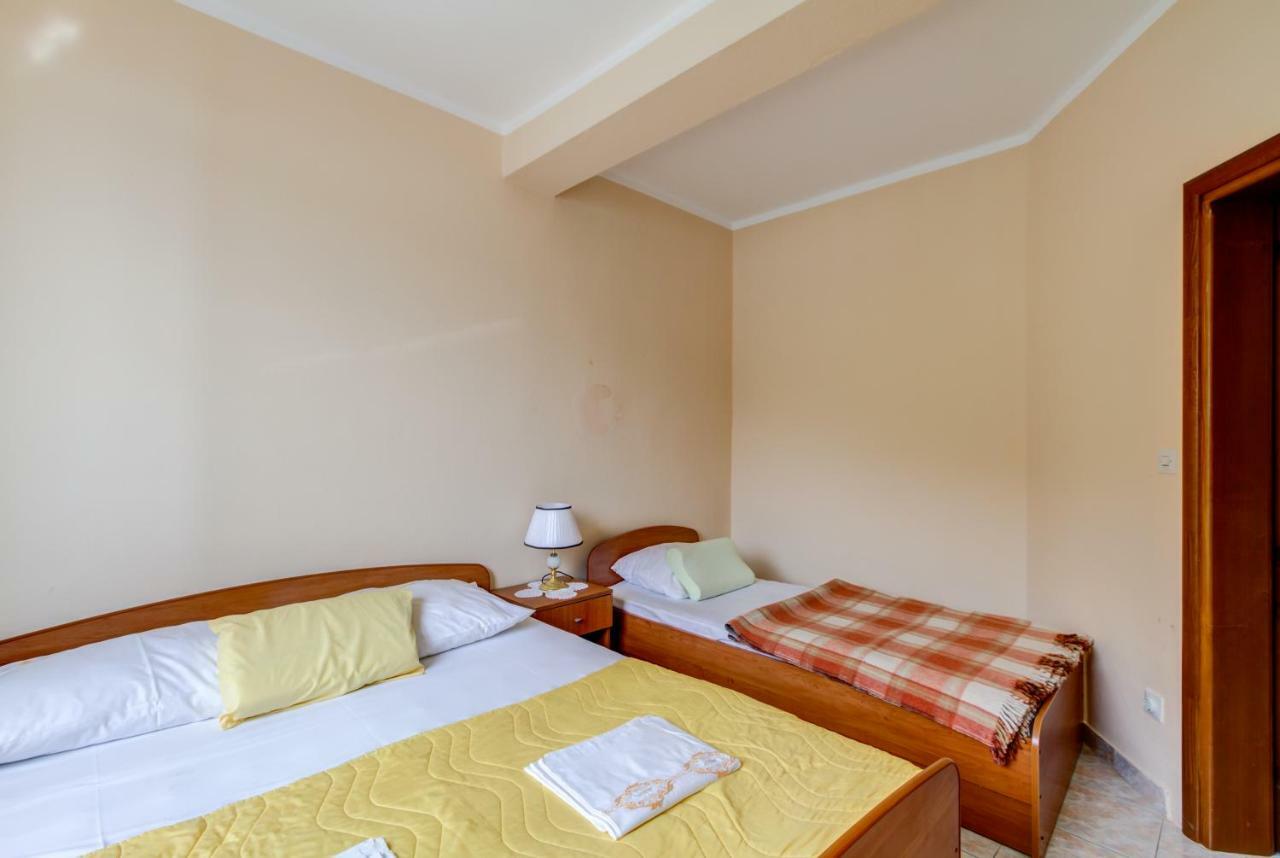 Apartmani Vesna 티바트 외부 사진